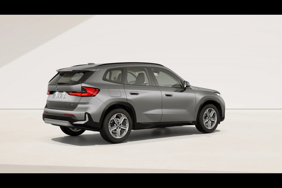BMW iX1 eDrive20 - 67kWh - Memoryzetel - Massage - Harmen Kardon - Camera