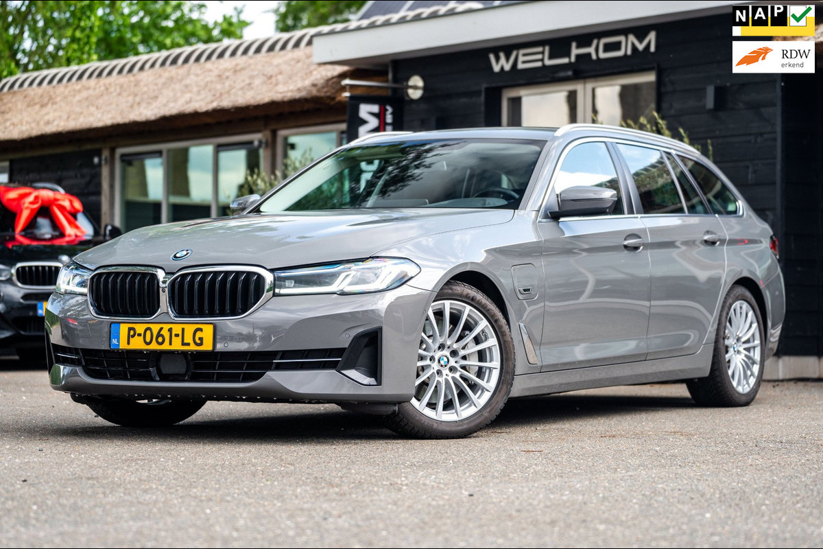 BMW 5 Serie Touring BMW 530e Touring LCI High Executive I Laserlight I Comfortstoelen I Driving Assistant Pro I Trekhaak