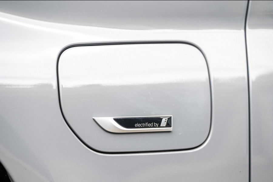 BMW 5 Serie Touring BMW 530e Touring LCI High Executive I Laserlight I Comfortstoelen I Driving Assistant Pro I Trekhaak