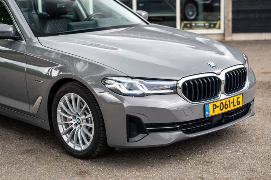 BMW 5 Serie Touring BMW 530e Touring LCI High Executive I Laserlight I Comfortstoelen I Driving Assistant Pro I Trekhaak