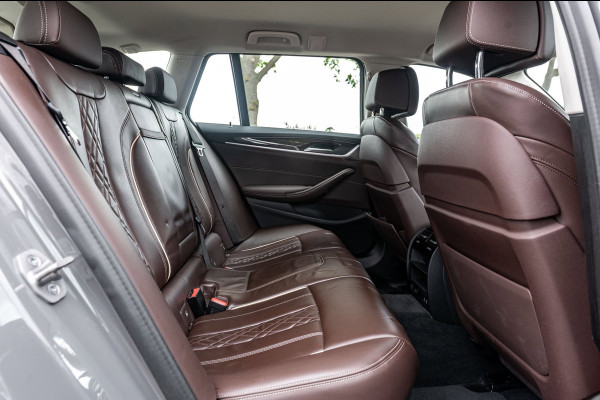 BMW 5 Serie Touring BMW 530e Touring LCI High Executive I Laserlight I Comfortstoelen I Driving Assistant Pro I Trekhaak