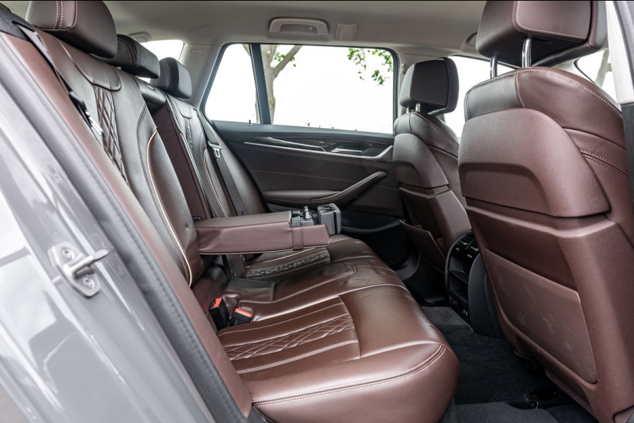 BMW 5 Serie Touring BMW 530e Touring LCI High Executive I Laserlight I Comfortstoelen I Driving Assistant Pro I Trekhaak
