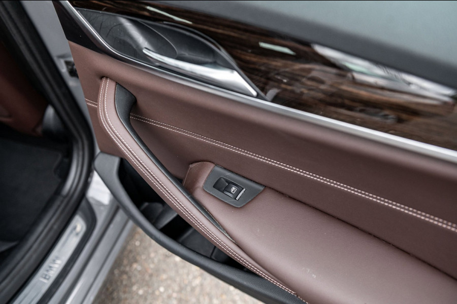 BMW 5 Serie Touring BMW 530e Touring LCI High Executive I Laserlight I Comfortstoelen I Driving Assistant Pro I Trekhaak