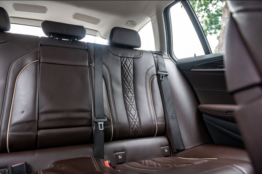 BMW 5 Serie Touring BMW 530e Touring LCI High Executive I Laserlight I Comfortstoelen I Driving Assistant Pro I Trekhaak