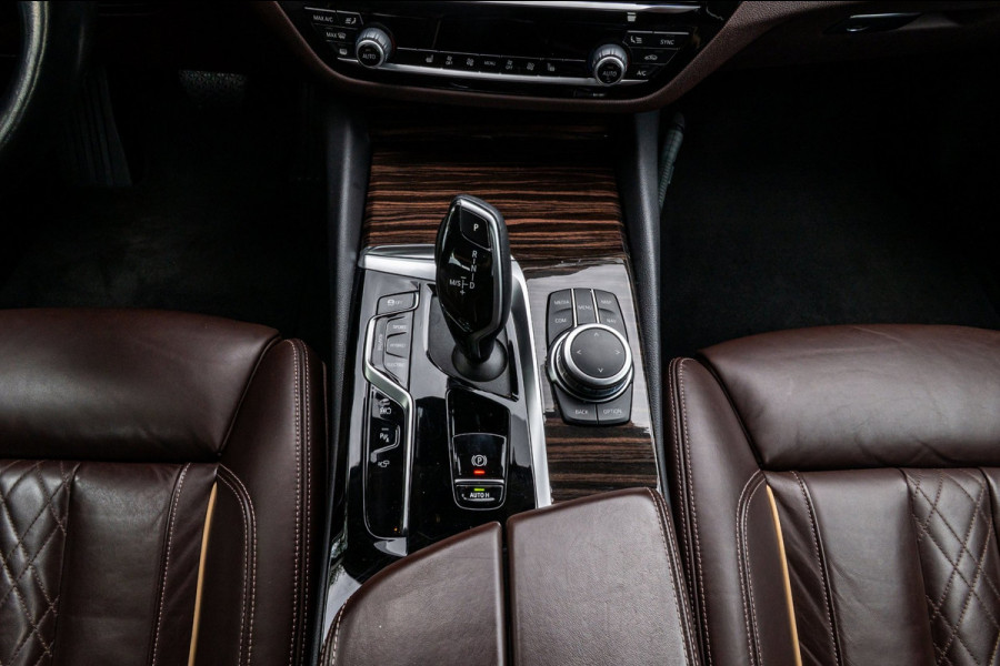 BMW 5 Serie Touring BMW 530e Touring LCI High Executive I Laserlight I Comfortstoelen I Driving Assistant Pro I Trekhaak