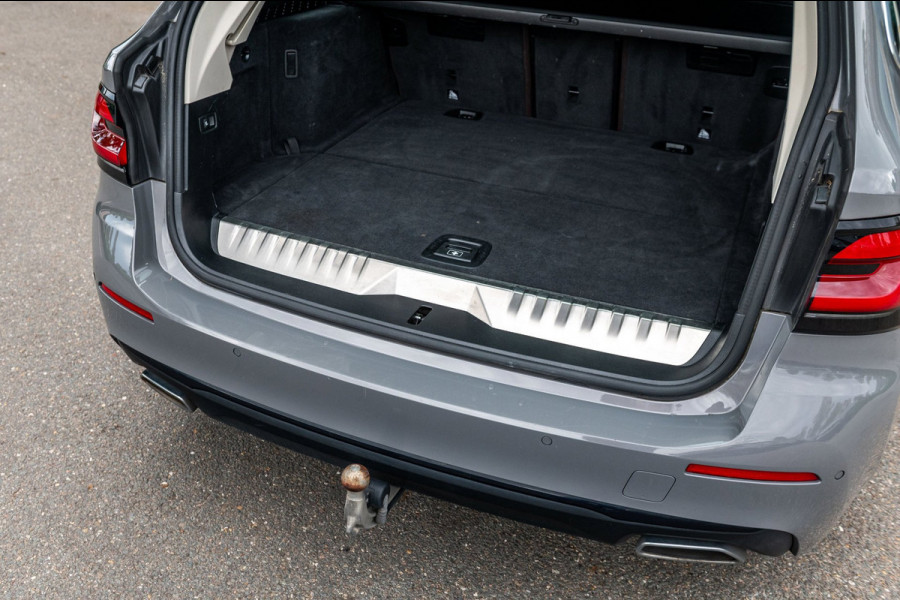 BMW 5 Serie Touring BMW 530e Touring LCI High Executive I Laserlight I Comfortstoelen I Driving Assistant Pro I Trekhaak