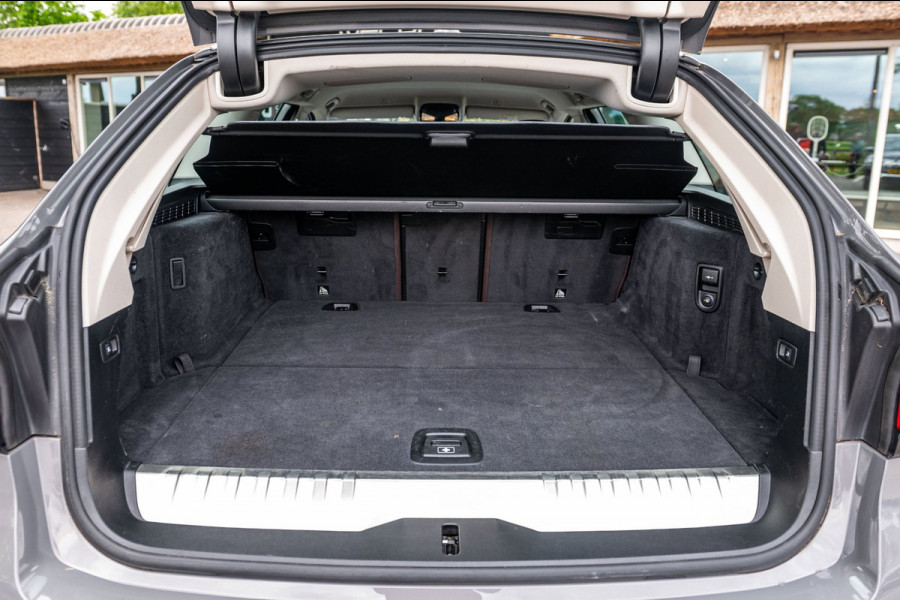 BMW 5 Serie Touring BMW 530e Touring LCI High Executive I Laserlight I Comfortstoelen I Driving Assistant Pro I Trekhaak