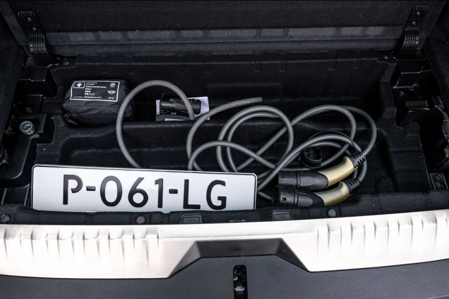 BMW 5 Serie Touring BMW 530e Touring LCI High Executive I Laserlight I Comfortstoelen I Driving Assistant Pro I Trekhaak