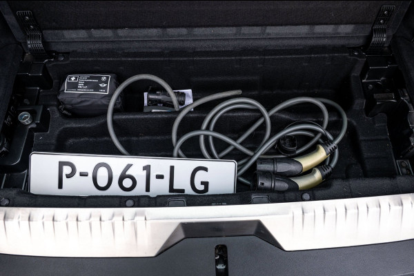 BMW 5 Serie Touring BMW 530e Touring LCI High Executive I Laserlight I Comfortstoelen I Driving Assistant Pro I Trekhaak