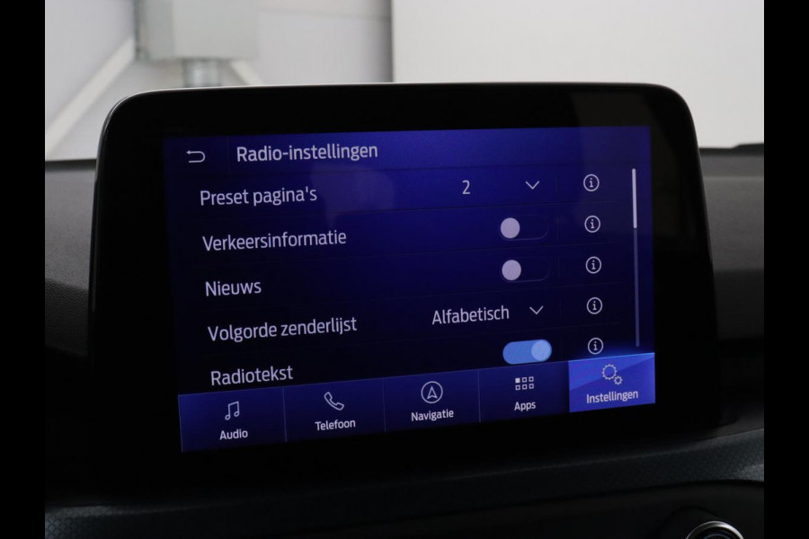 Ford Focus 1.0 EcoBoost Hybrid Active | Trekhaak | Camera | Carplay | Navigatie | Full LED | Keyless | DAB | Climate control | Parkeerhulp | Cruise control | Bluetooth