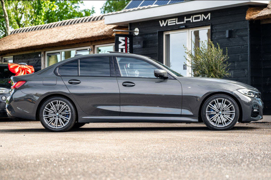 BMW 3-serie 330i High Executive Edition I Dravit Grau I M Pakket I 360 I Nap I Panoramadak