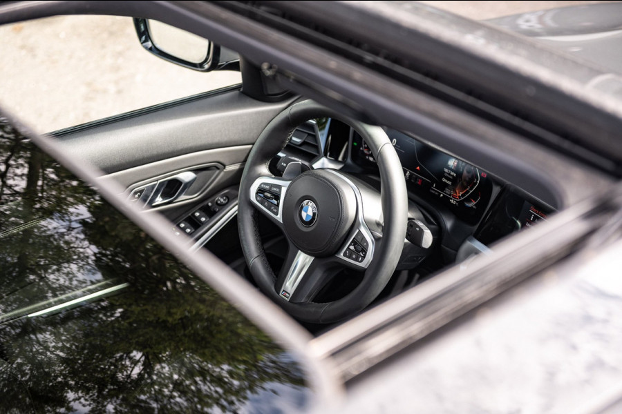 BMW 3-serie 330i High Executive Edition I Dravit Grau I M Pakket I 360 I Nap I Panoramadak