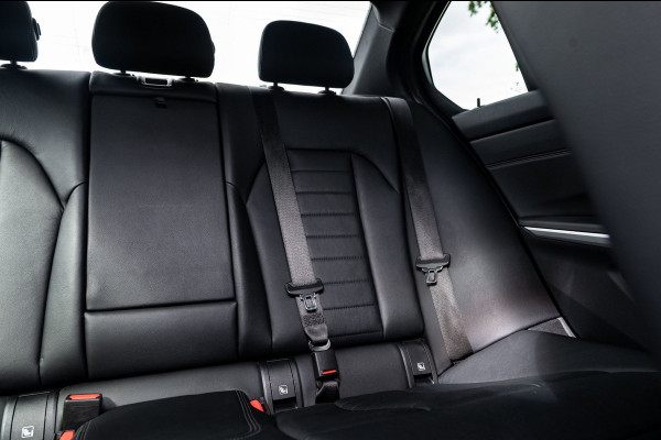 BMW 3-serie 330i High Executive Edition I Dravit Grau I M Pakket I 360 I Nap I Panoramadak