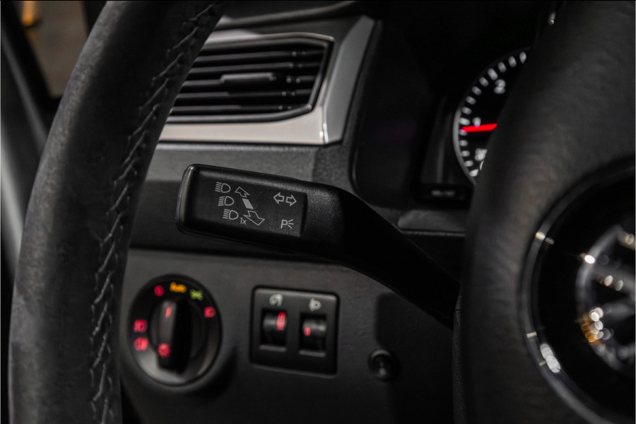 Volkswagen Caddy 2.0 TDI L2H1 Maxi Exclusive | Bi-Xenon | CarPlay | Elek stoelen | Stoelverwarming | Camera | Alcantara bekleding | MF Stuur | Nieuwe APK