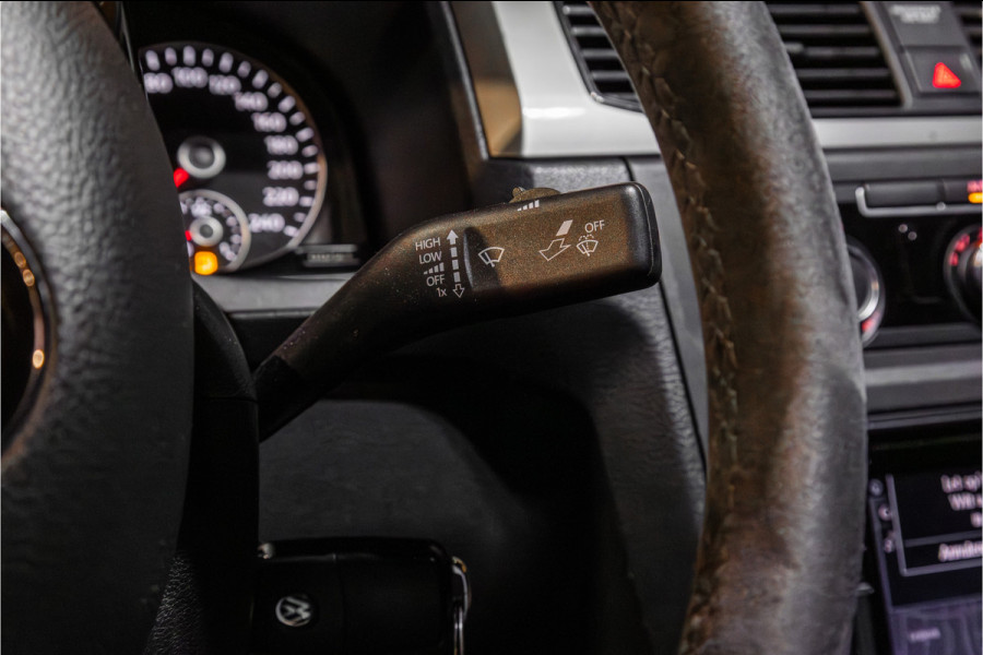 Volkswagen Caddy 2.0 TDI L2H1 Maxi Exclusive | Bi-Xenon | CarPlay | Elek stoelen | Stoelverwarming | Camera | Alcantara bekleding | MF Stuur | Nieuwe APK