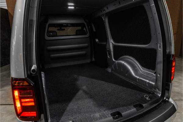 Volkswagen Caddy 2.0 TDI L2H1 Maxi Exclusive | Bi-Xenon | CarPlay | Elek stoelen | Stoelverwarming | Camera | Alcantara bekleding | MF Stuur | Nieuwe APK