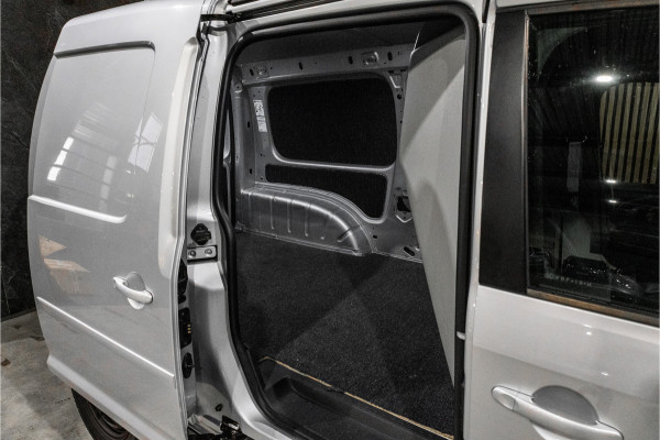 Volkswagen Caddy 2.0 TDI L2H1 Maxi Exclusive | Bi-Xenon | CarPlay | Elek stoelen | Stoelverwarming | Camera | Alcantara bekleding | MF Stuur | Nieuwe APK