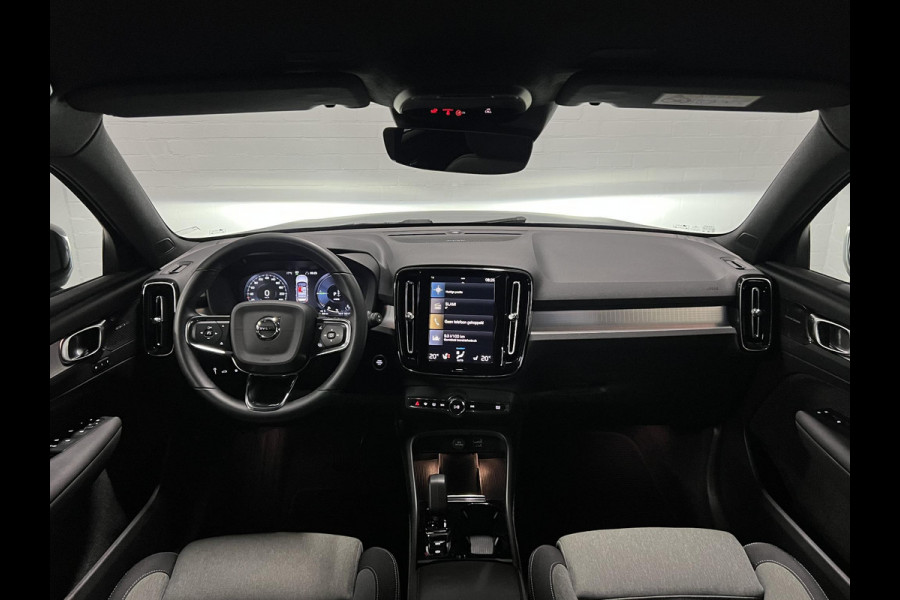 Volvo XC40 1.5 T4 Plug-in hybrid Plus Dark Adapt. cruise | Stuur-/stoelverwarming | Achteruitrij camera | Harman/Kardon | Memory | Carplay