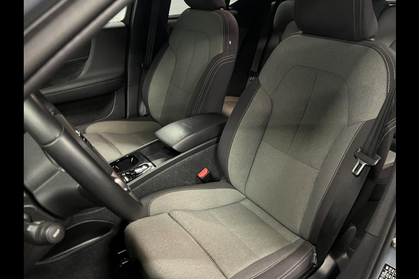 Volvo XC40 1.5 T4 Plug-in hybrid Plus Dark Adapt. cruise | Stuur-/stoelverwarming | Achteruitrij camera | Harman/Kardon | Memory | Carplay