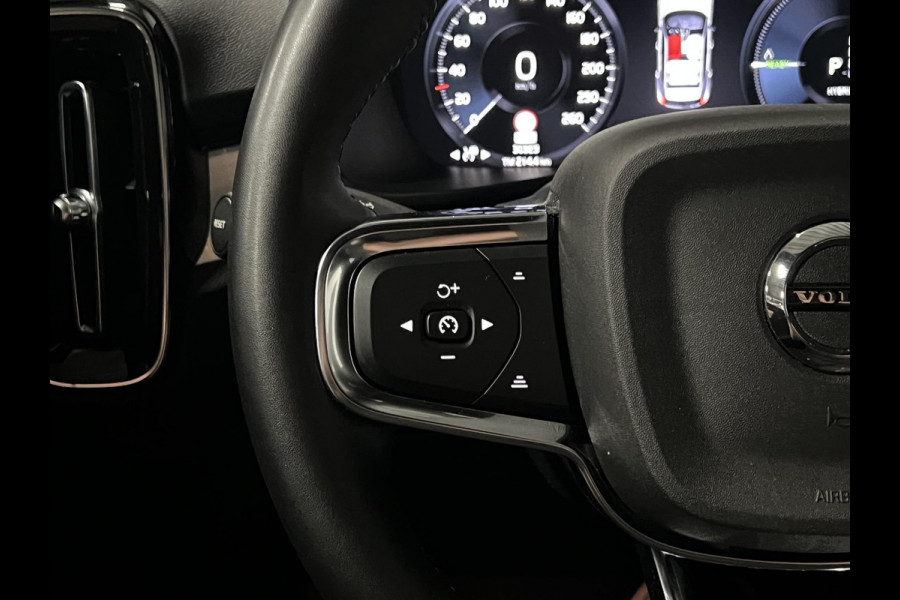 Volvo XC40 1.5 T4 Plug-in hybrid Plus Dark Adapt. cruise | Stuur-/stoelverwarming | Achteruitrij camera | Harman/Kardon | Memory | Carplay