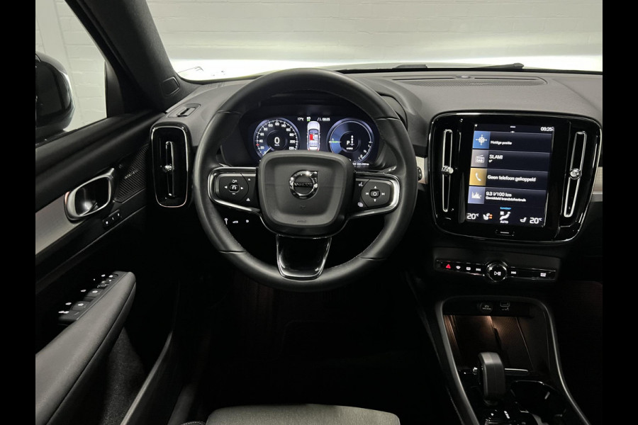 Volvo XC40 1.5 T4 Plug-in hybrid Plus Dark Adapt. cruise | Stuur-/stoelverwarming | Achteruitrij camera | Harman/Kardon | Memory | Carplay