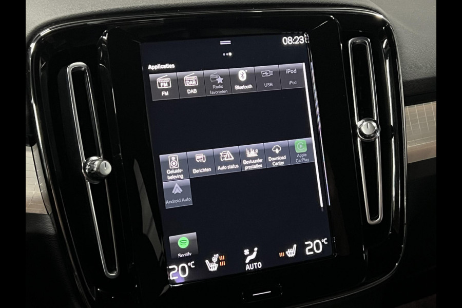 Volvo XC40 1.5 T4 Plug-in hybrid Plus Dark Adapt. cruise | Stuur-/stoelverwarming | Achteruitrij camera | Harman/Kardon | Memory | Carplay