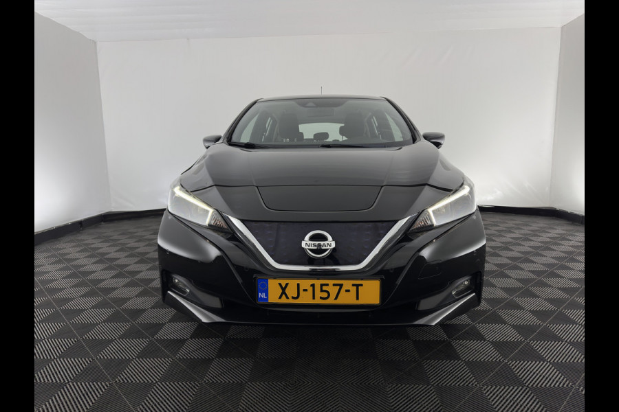 Nissan Leaf N-Connecta 40 kWh (INCL.BTW) Aut. *ADAPTIVE-CRUISE | NAVI-FULLMAP | TOPVIEW | KEYLESS | BLINDSPOT |  DIGI-COCKPIT | HEATED-COMFORTSEATS | DAB | PRIVACYGLASS | ECC | PDC | CARPLAY | 16"ALU*