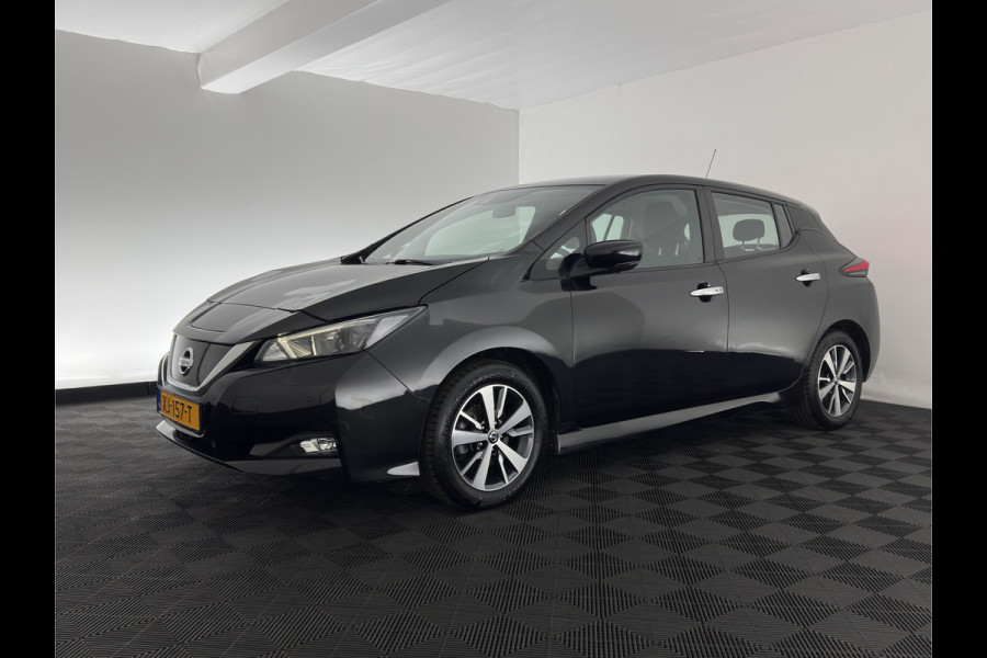 Nissan Leaf N-Connecta 40 kWh (INCL.BTW) Aut. *ADAPTIVE-CRUISE | NAVI-FULLMAP | TOPVIEW | KEYLESS | BLINDSPOT |  DIGI-COCKPIT | HEATED-COMFORTSEATS | DAB | PRIVACYGLASS | ECC | PDC | CARPLAY | 16"ALU*