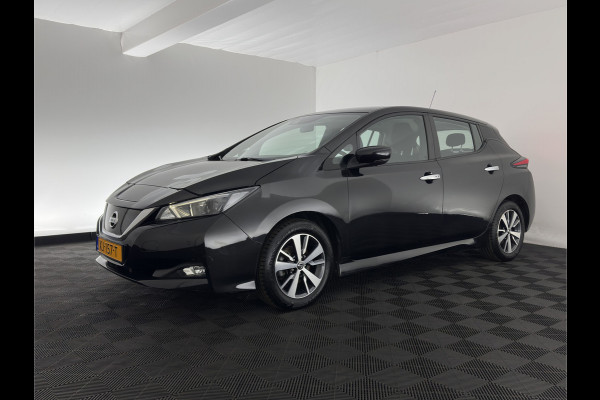 Nissan Leaf N-Connecta 40 kWh (INCL.BTW) Aut. *ADAPTIVE-CRUISE | NAVI-FULLMAP | TOPVIEW | KEYLESS | BLINDSPOT |  DIGI-COCKPIT | HEATED-COMFORTSEATS | DAB | PRIVACYGLASS | ECC | PDC | CARPLAY | 16"ALU*