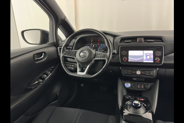 Nissan Leaf N-Connecta 40 kWh (INCL.BTW) Aut. *ADAPTIVE-CRUISE | NAVI-FULLMAP | TOPVIEW | KEYLESS | BLINDSPOT |  DIGI-COCKPIT | HEATED-COMFORTSEATS | DAB | PRIVACYGLASS | ECC | PDC | CARPLAY | 16"ALU*