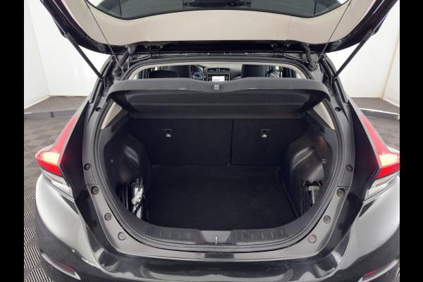 Nissan Leaf N-Connecta 40 kWh (INCL.BTW) Aut. *ADAPTIVE-CRUISE | NAVI-FULLMAP | TOPVIEW | KEYLESS | BLINDSPOT |  DIGI-COCKPIT | HEATED-COMFORTSEATS | DAB | PRIVACYGLASS | ECC | PDC | CARPLAY | 16"ALU*