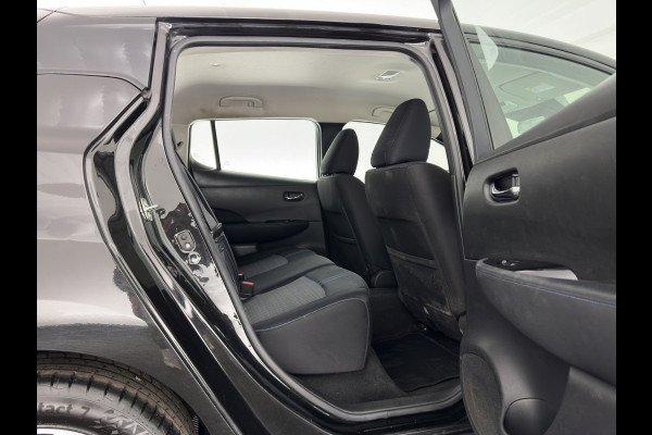 Nissan Leaf N-Connecta 40 kWh (INCL.BTW) Aut. *ADAPTIVE-CRUISE | NAVI-FULLMAP | TOPVIEW | KEYLESS | BLINDSPOT |  DIGI-COCKPIT | HEATED-COMFORTSEATS | DAB | PRIVACYGLASS | ECC | PDC | CARPLAY | 16"ALU*