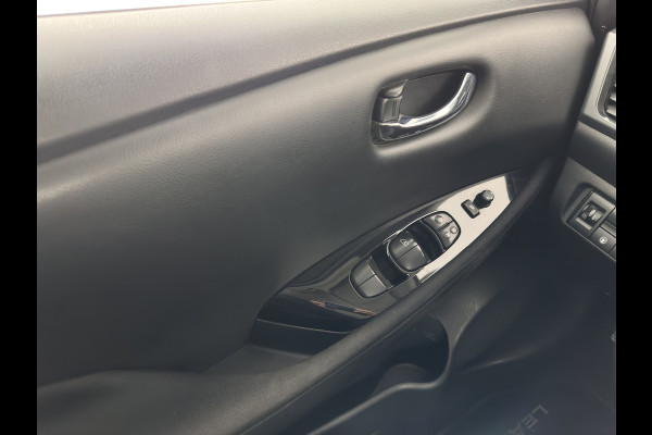 Nissan Leaf N-Connecta 40 kWh (INCL.BTW) Aut. *ADAPTIVE-CRUISE | NAVI-FULLMAP | TOPVIEW | KEYLESS | BLINDSPOT |  DIGI-COCKPIT | HEATED-COMFORTSEATS | DAB | PRIVACYGLASS | ECC | PDC | CARPLAY | 16"ALU*