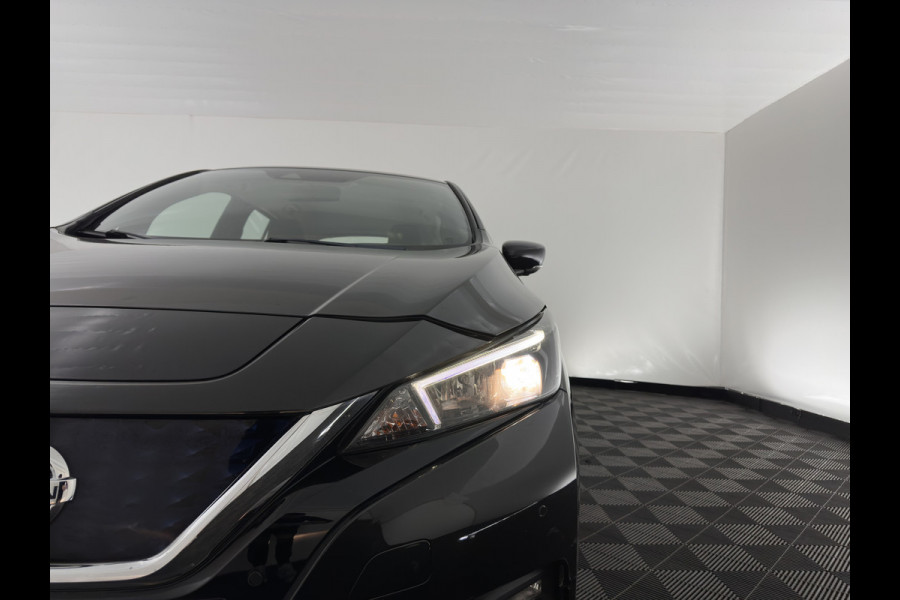 Nissan Leaf N-Connecta 40 kWh (INCL.BTW) Aut. *ADAPTIVE-CRUISE | NAVI-FULLMAP | TOPVIEW | KEYLESS | BLINDSPOT |  DIGI-COCKPIT | HEATED-COMFORTSEATS | DAB | PRIVACYGLASS | ECC | PDC | CARPLAY | 16"ALU*