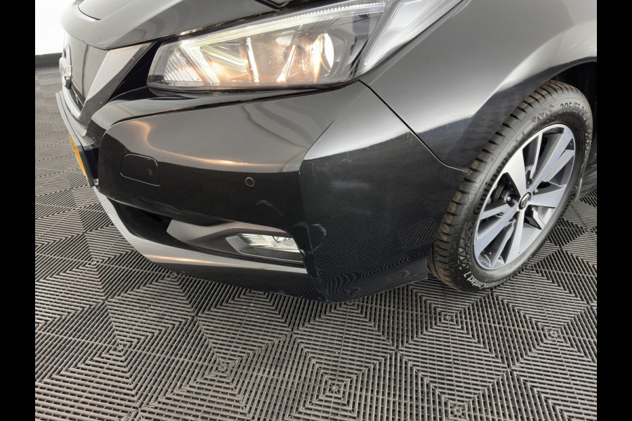 Nissan Leaf N-Connecta 40 kWh (INCL.BTW) Aut. *ADAPTIVE-CRUISE | NAVI-FULLMAP | TOPVIEW | KEYLESS | BLINDSPOT |  DIGI-COCKPIT | HEATED-COMFORTSEATS | DAB | PRIVACYGLASS | ECC | PDC | CARPLAY | 16"ALU*