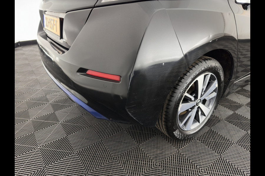 Nissan Leaf N-Connecta 40 kWh (INCL.BTW) Aut. *ADAPTIVE-CRUISE | NAVI-FULLMAP | TOPVIEW | KEYLESS | BLINDSPOT |  DIGI-COCKPIT | HEATED-COMFORTSEATS | DAB | PRIVACYGLASS | ECC | PDC | CARPLAY | 16"ALU*