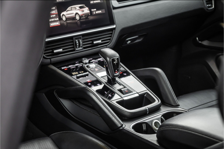 Porsche Cayenne 3.0 E-Hybrid - Sport Chrono + | Panorama | PDLS+ | Bose | Luchtvering