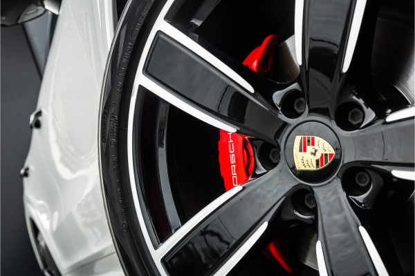 Porsche Cayenne 3.0 E-Hybrid - Sport Chrono + | Panorama | PDLS+ | Bose | Luchtvering
