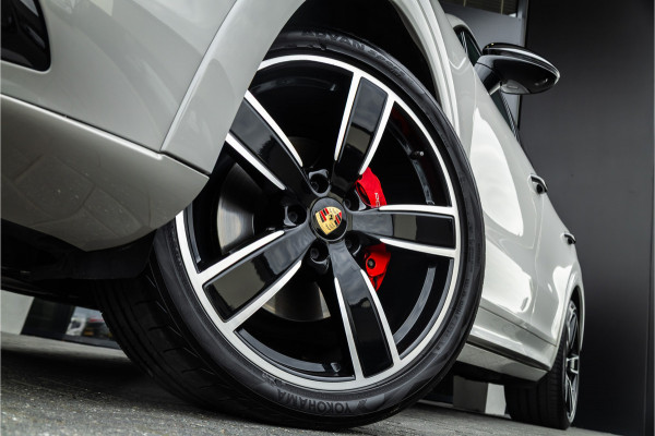 Porsche Cayenne 3.0 E-Hybrid - Sport Chrono + | Panorama | PDLS+ | Bose | Luchtvering