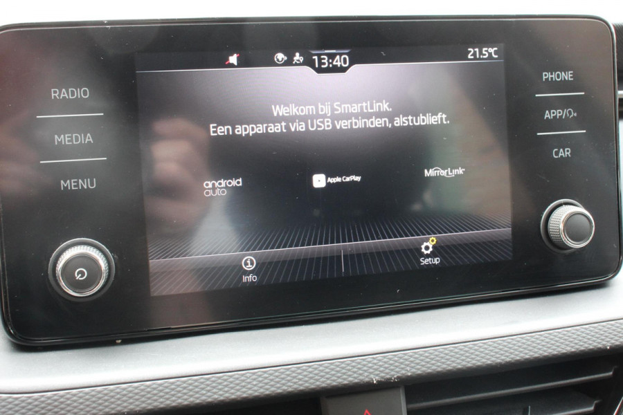 Škoda Kamiq 1.0 TSI 116pk Ambition Navigatie Smart link/Apple Carplay/Android auto Led Verlichting Airco  Stoelverwarming  PDC Achter