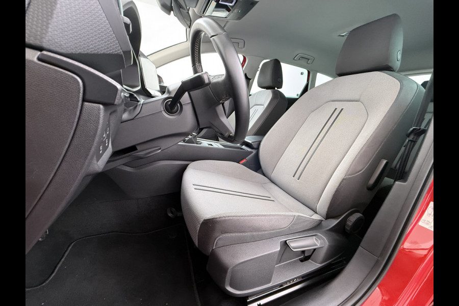 Seat Leon Sportstourer 1.5T 131pk *Nieuw Model* Trekhaak Camera Adaptive-Cruise Navi Ecc Virtual Cockpit Apple Carplay/Android Auto Pdc St Lmv Led DAB Keyless Isofix Front assist Regensensor Bluetooth Rijstrooksensor 1e Eigenaar Origineel Nederlandse Auto