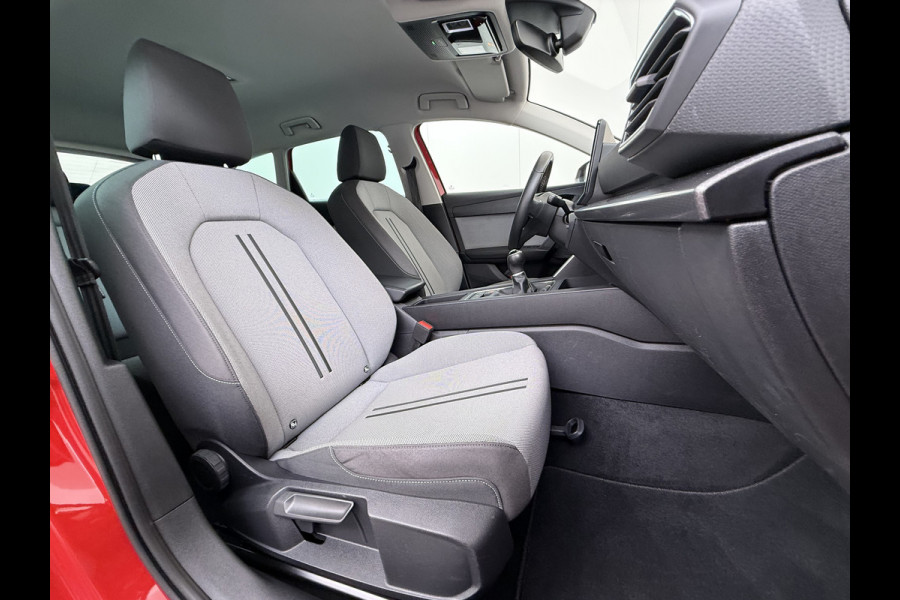 Seat Leon Sportstourer 1.5T 131pk *Nieuw Model* Trekhaak Camera Adaptive-Cruise Navi Ecc Virtual Cockpit Apple Carplay/Android Auto Pdc St Lmv Led DAB Keyless Isofix Front assist Regensensor Bluetooth Rijstrooksensor 1e Eigenaar Origineel Nederlandse Auto