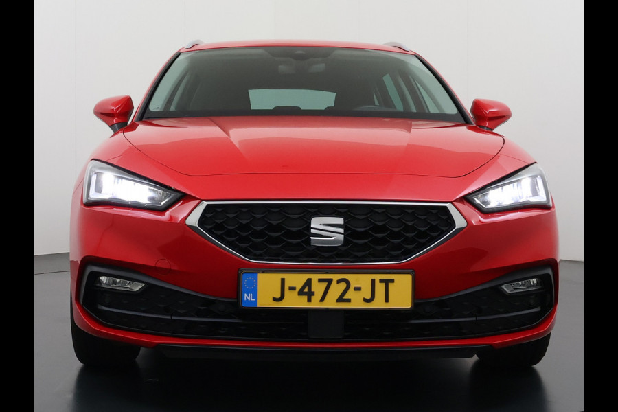 Seat Leon Sportstourer 1.5T 131pk *Nieuw Model* Trekhaak Camera Adaptive-Cruise Navi Ecc Virtual Cockpit Apple Carplay/Android Auto Pdc St Lmv Led DAB Keyless Isofix Front assist Regensensor Bluetooth Rijstrooksensor 1e Eigenaar Origineel Nederlandse Auto