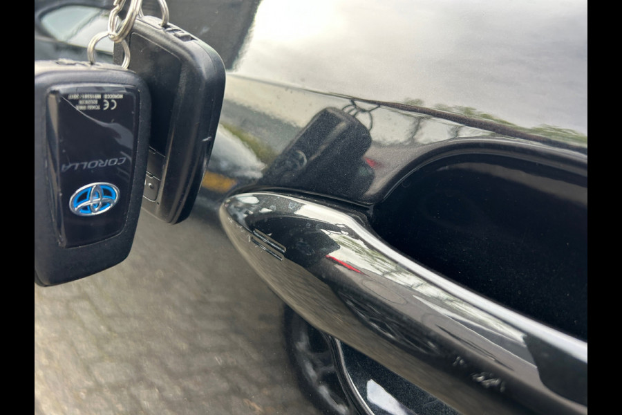 Toyota Corolla Touring Sports 1.8 Hybrid Dynamic Apple Carplay NL-Auto 1e Eigenaar Rijklaarprijs!