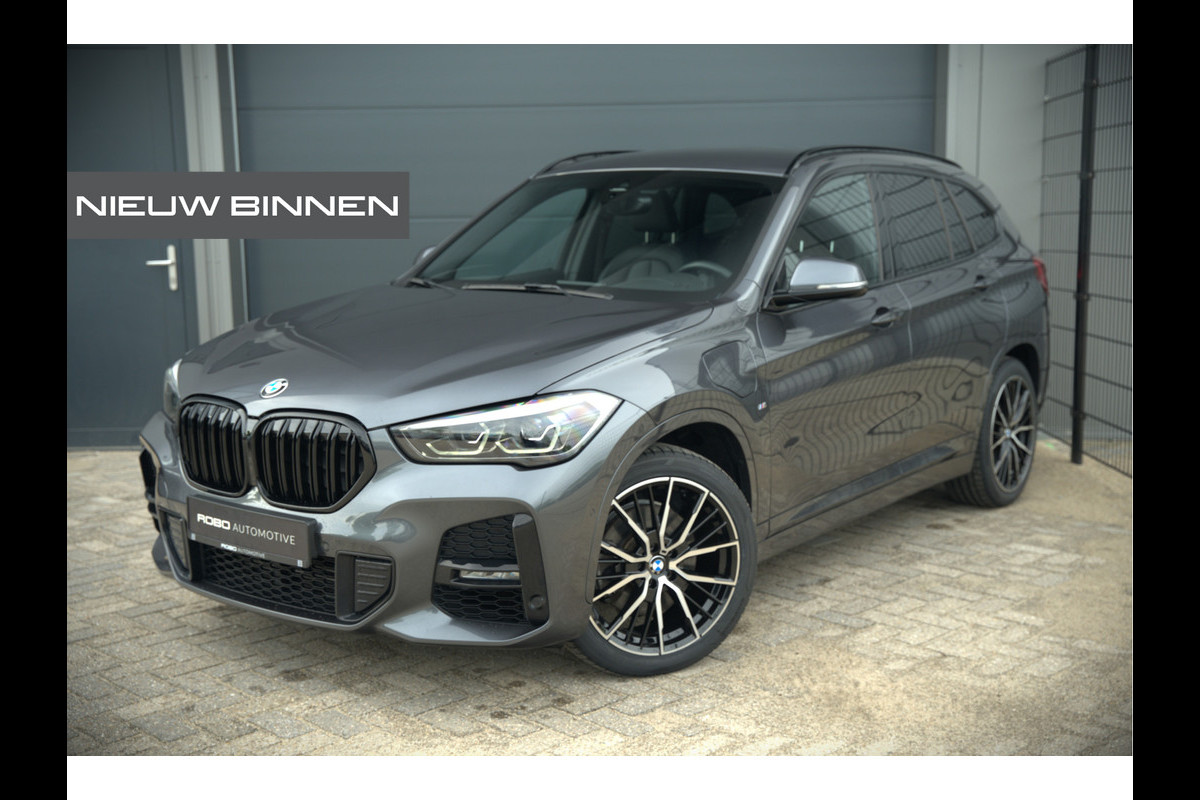 BMW X1 xDrive25e High Executive Edition M Sport | Stoelverwarming | Trekhaak | Parkeersensoren | Navigatie | Ambiance Verlichting | Keyless | Cruise Control | LED | Climate Control | DAB | BTW | SOH 92%