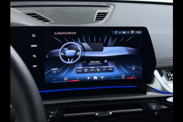 BMW X1 xDrive25e PHEV Hybrid 245pk Automaat Trekhaak Leder Sportstoelen 4WD Adap.Cruise Camera Navi Dual-Ecc ParkAssist Pdc Apple Carpl Lmv Elek.Achterklep Connect Drive Isofix DAB Led Regen-Lichtsensor Lane Assist Wifi AWD 1.700KG Trekgewicht 1e Eigenaar Dealeronderhouden Origineel Nederlandse Auto