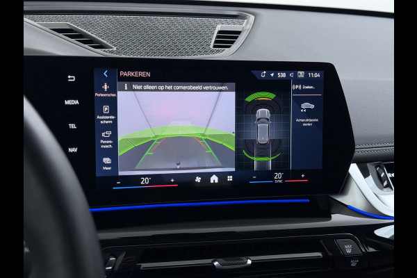 BMW X1 xDrive25e PHEV Hybrid 245pk Automaat Trekhaak Leder Sportstoelen 4WD Adap.Cruise Camera Navi Dual-Ecc ParkAssist Pdc Apple Carpl Lmv Elek.Achterklep Connect Drive Isofix DAB Led Regen-Lichtsensor Lane Assist Wifi AWD 1.700KG Trekgewicht 1e Eigenaar Dealeronderhouden Origineel Nederlandse Auto