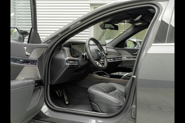 BMW i7 M70 xDrive 106kWh - Executive Drive Pro - Sky Lounge - Individual Interieur