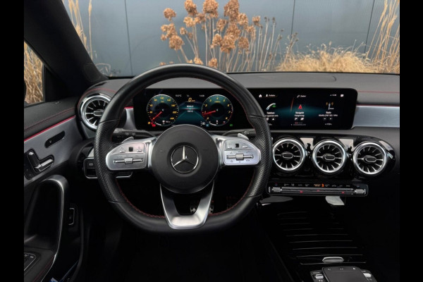 Mercedes-Benz CLA-Klasse Shooting Brake 180 AMG Night Edition | AMG | Pano | Ambilight | Memory