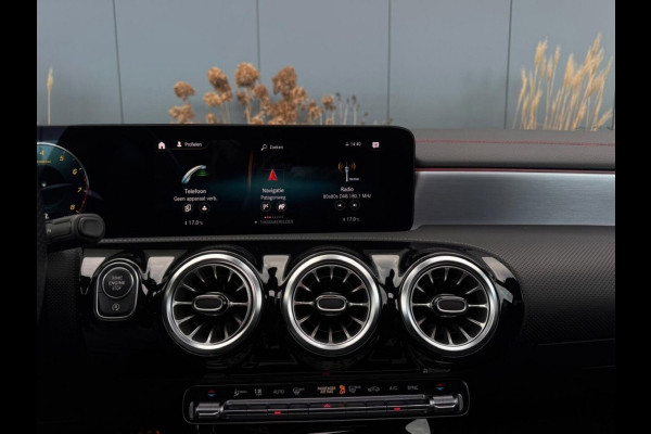 Mercedes-Benz CLA-Klasse Shooting Brake 180 AMG Night Edition | AMG | Pano | Ambilight | Memory